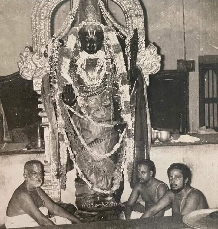 Lord Athi Varadar / Varadaraja Perumal Temple, Kanchipuram - Best & Famous  Vishnu Temple In India - Visit, Travel Guide (Updated) - Casual Walker